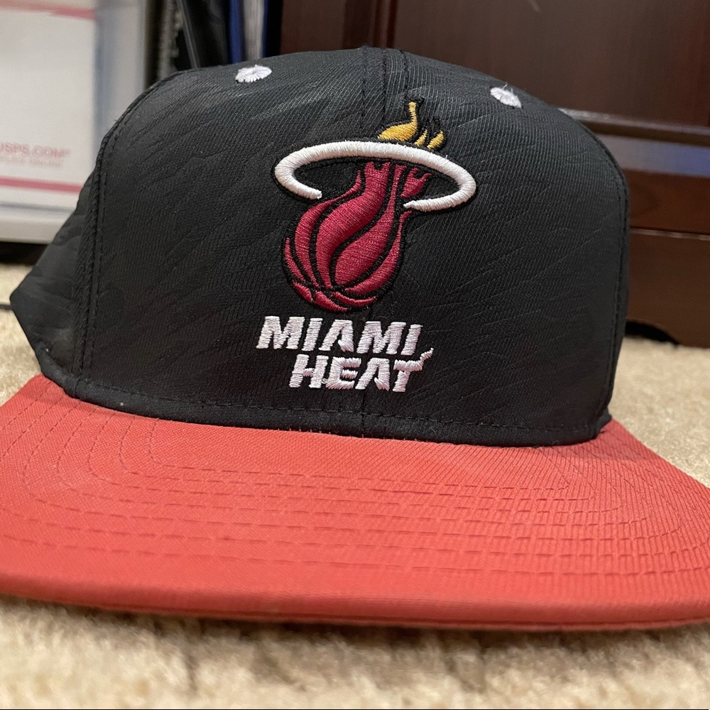 Adidas NBA Miami Heat Mens Snapback Adjustable Hat